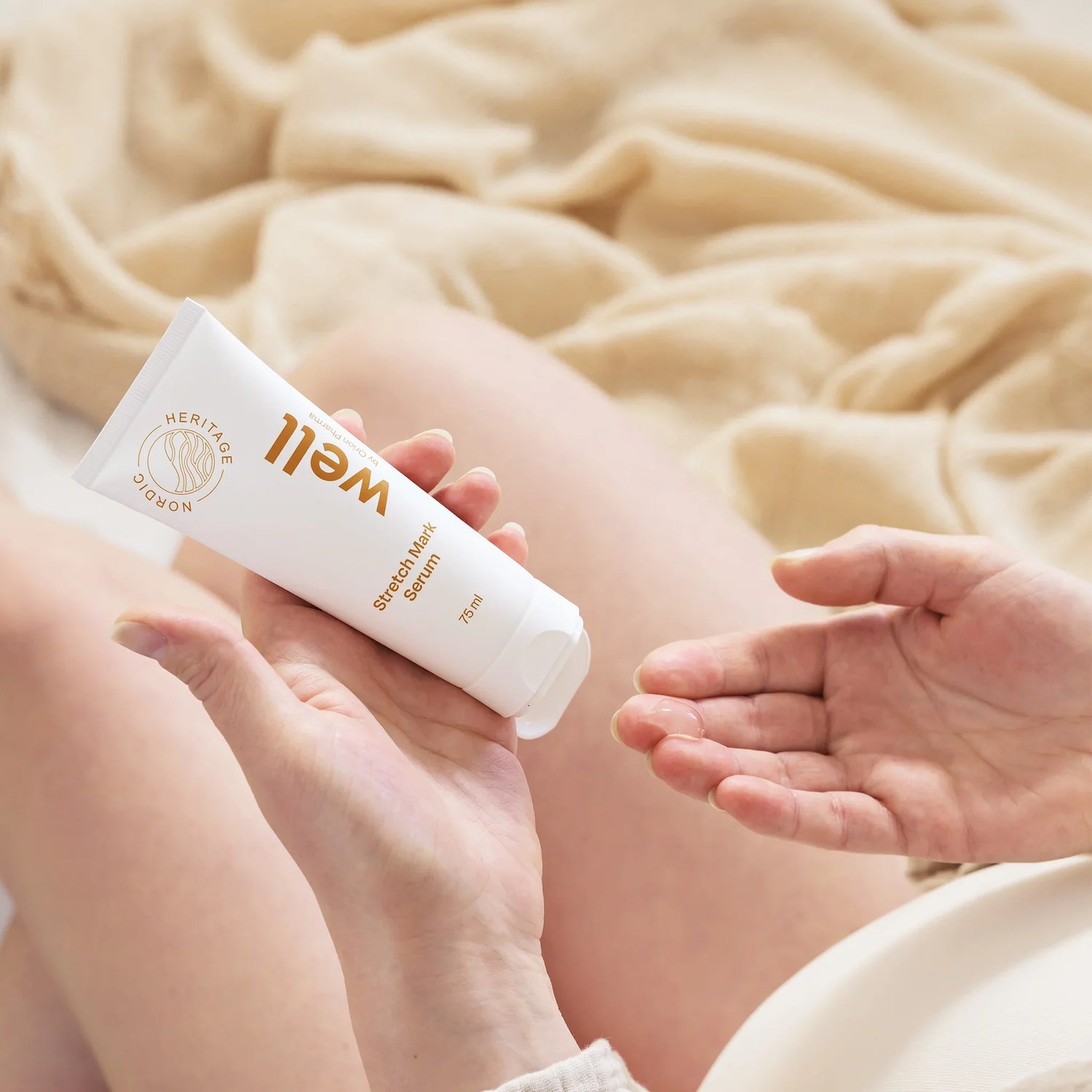 woman with strech mark serum