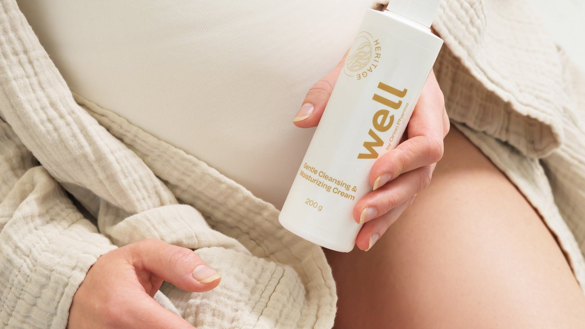 Gentle cleansing and moisturizing cream and intimate care